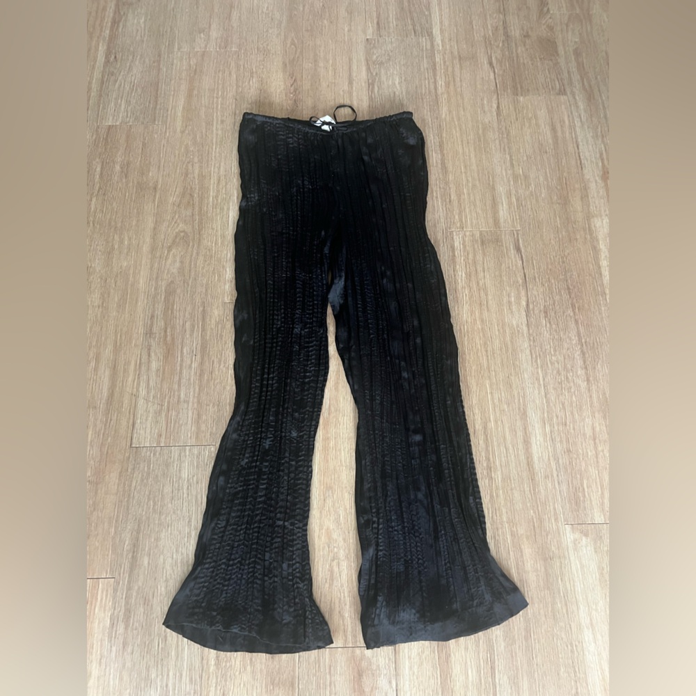 H&M Ladies Crinkle Pant - Size M/ Black